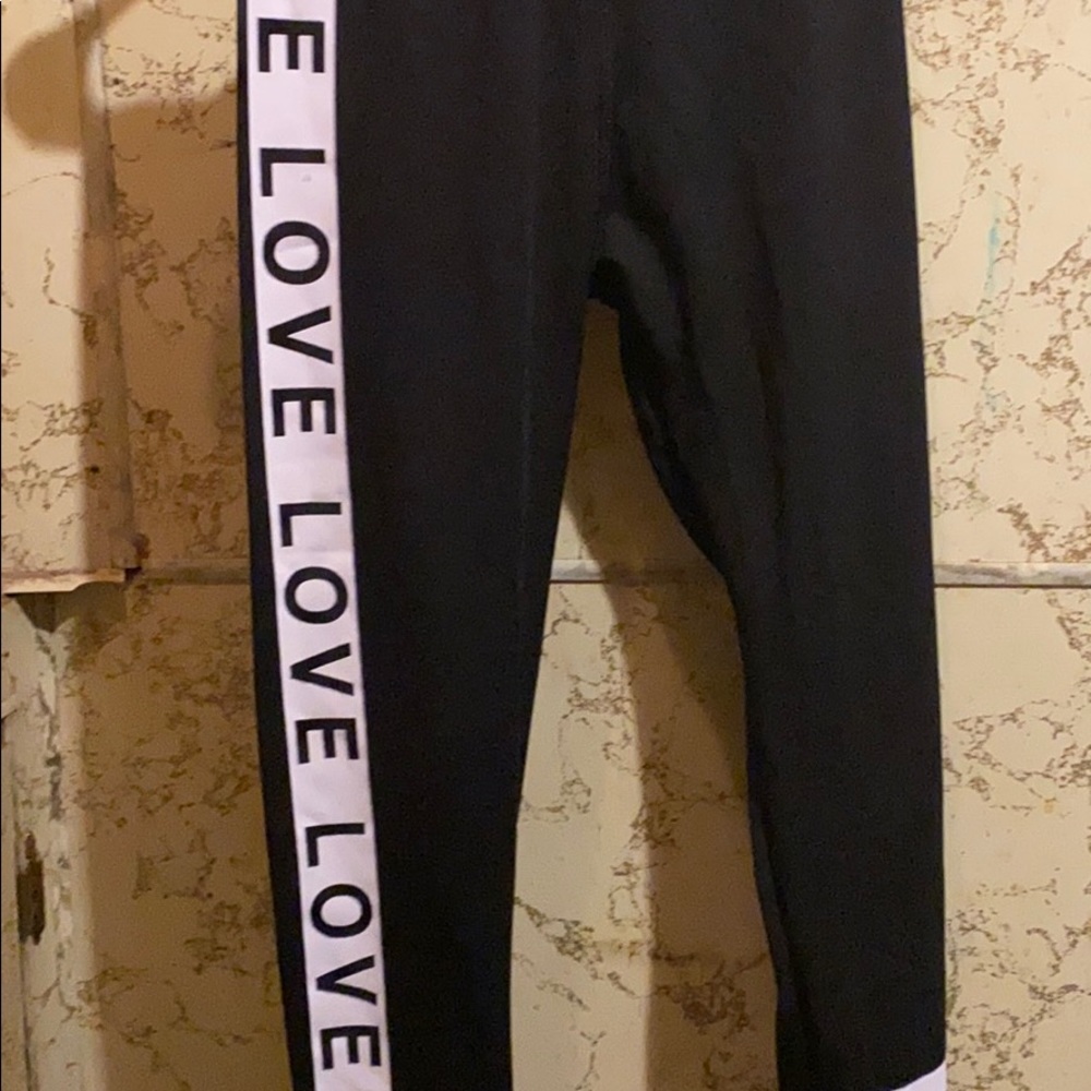 No one wears them I just bought them none likes